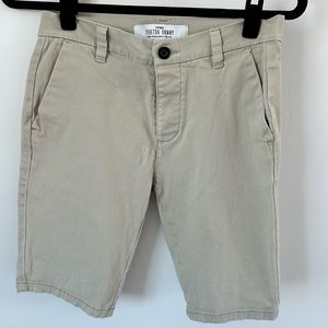 Topman stretch skinny chino short in khaki. Size 28.